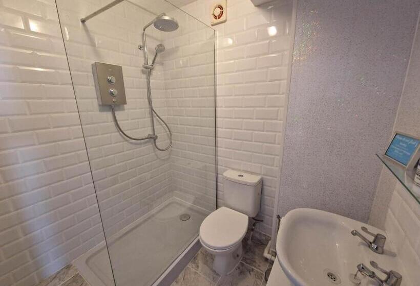 חדר משפחתי, The Rufford