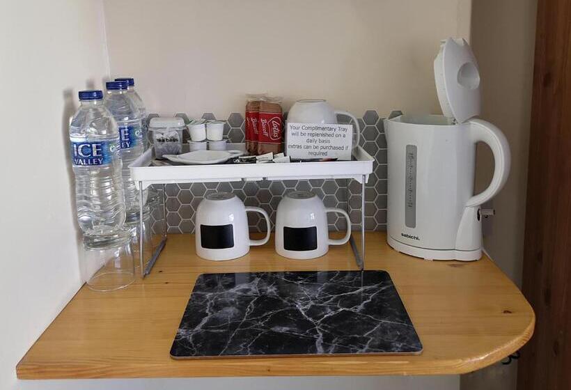 חדר משפחתי, The Rufford