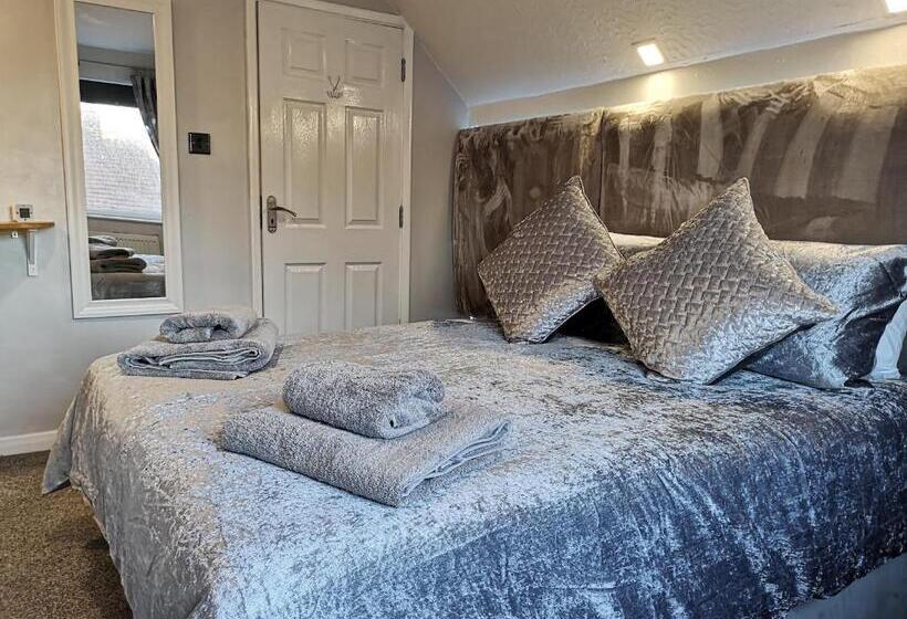 Deluxe Room King Size Bed, The Rufford