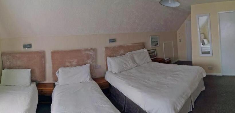 חדר משפחתי, The Rufford