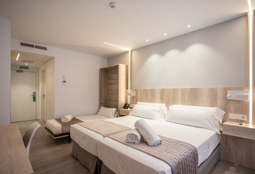 חדר סטנדרט לשלושה, DWO Ábaster