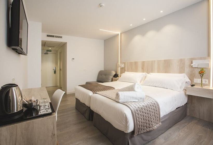 חדר סטנדרט לשלושה, DWO Ábaster