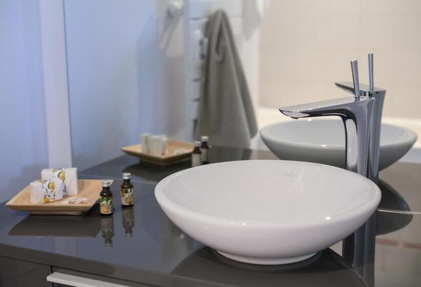 Номер Стандарт, Le Bon Accueil