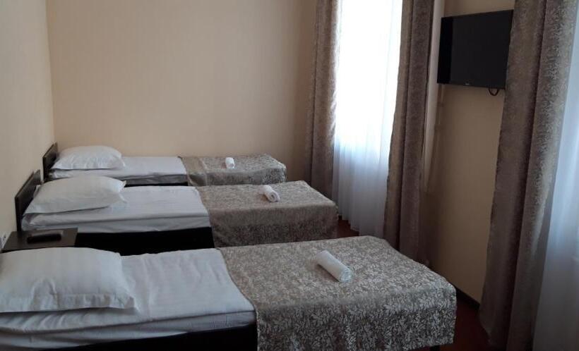 اتاق راحتی سه تخته, гостиница Semey City