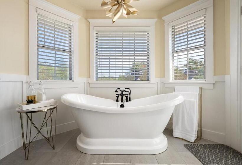 Люкс, The Plantation House Boutique Inn