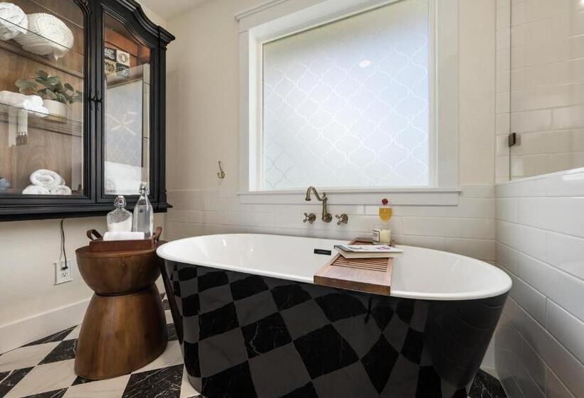 Люкс Повышенной Комфортности, The Plantation House Boutique Inn