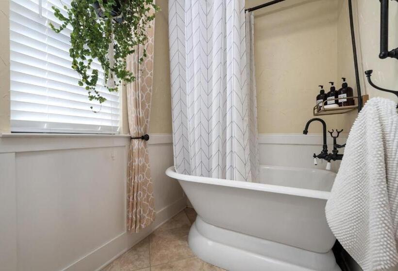 Номер Стандарт, The Plantation House Boutique Inn