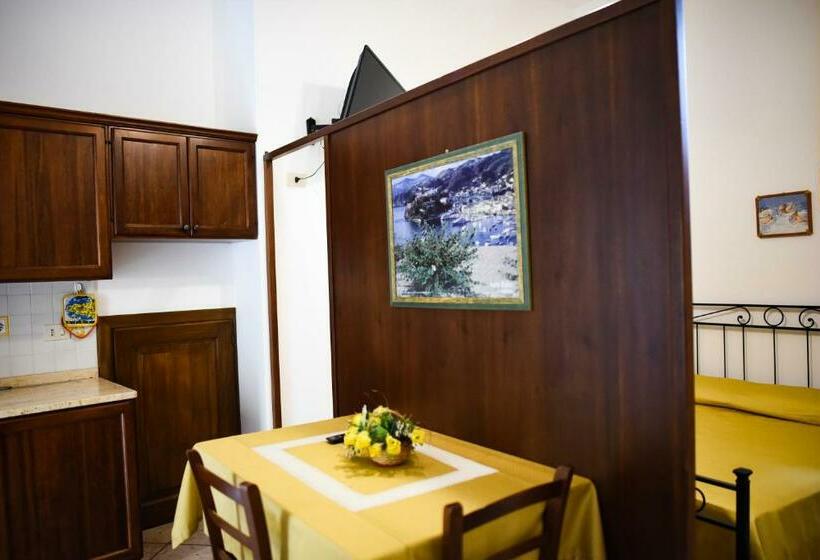 标准工作室, Residence Marina Corta