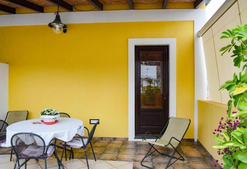 带1个卧室的带海景的公寓, Residence Marina Corta