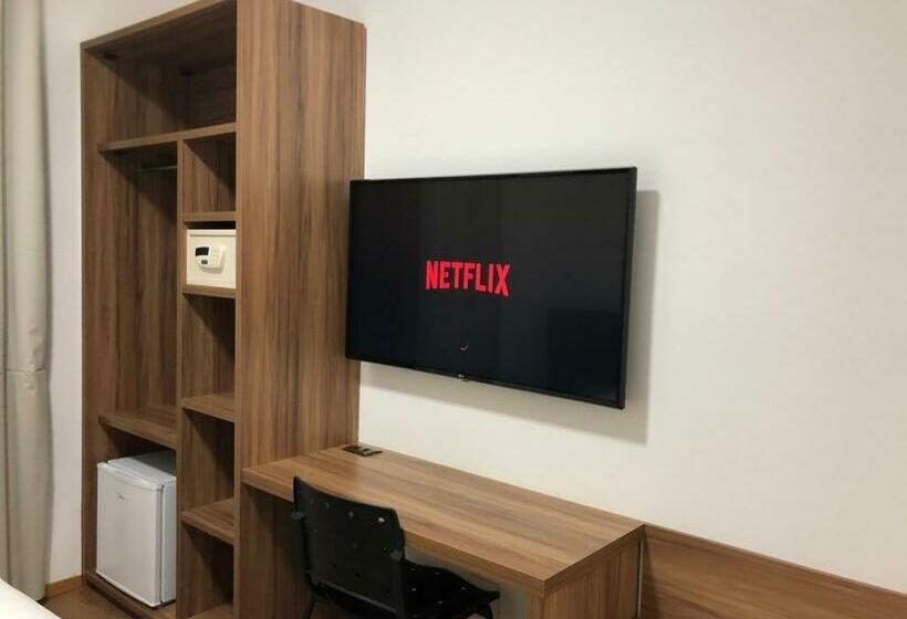 Quarto Triplo Deluxe, Matrix