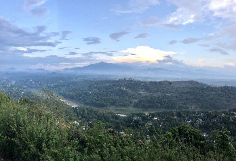 Люкс Семейный 2 Спальни, Mount Blue Kandy