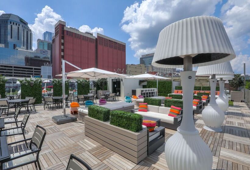 سوییت, Studio 154 Luxury