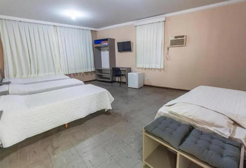 エコノミー４人部屋, Alfa Hotel Vespasiano