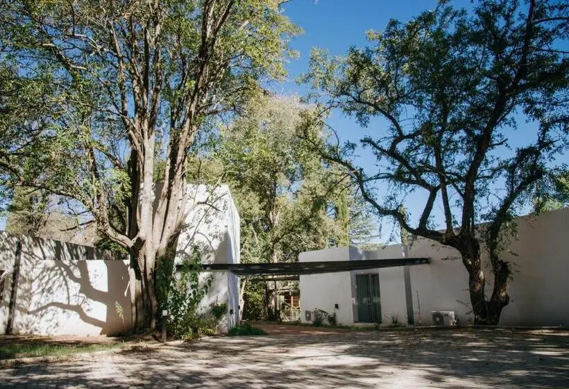 سوییت خانوادگی, Calina Casa De Huéspedes