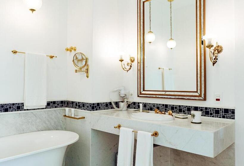 디럭스 룸 킹사이즈 침대, Reggia Catarina