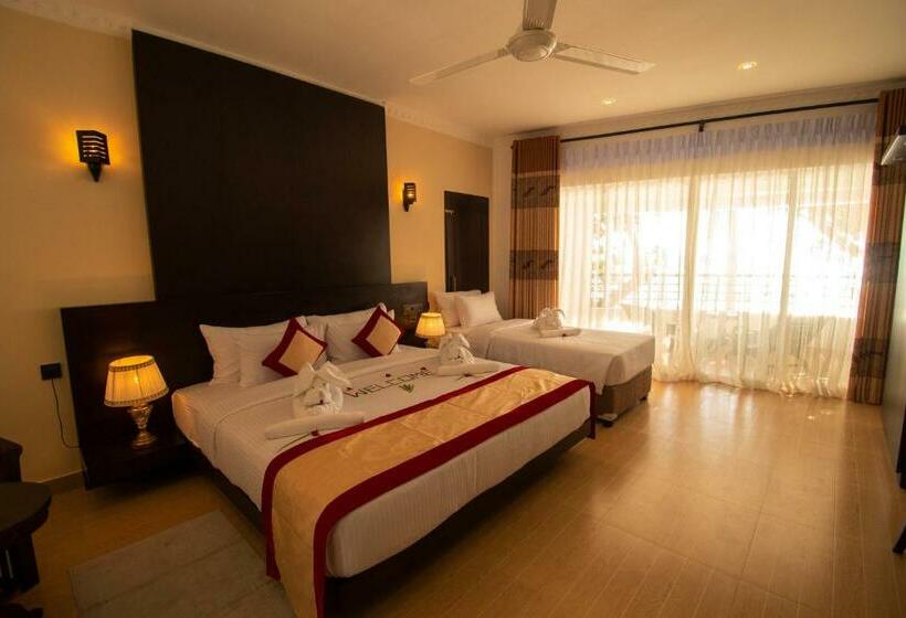 Трехместный Номер Deluxe Вид на Море, Manara Beach