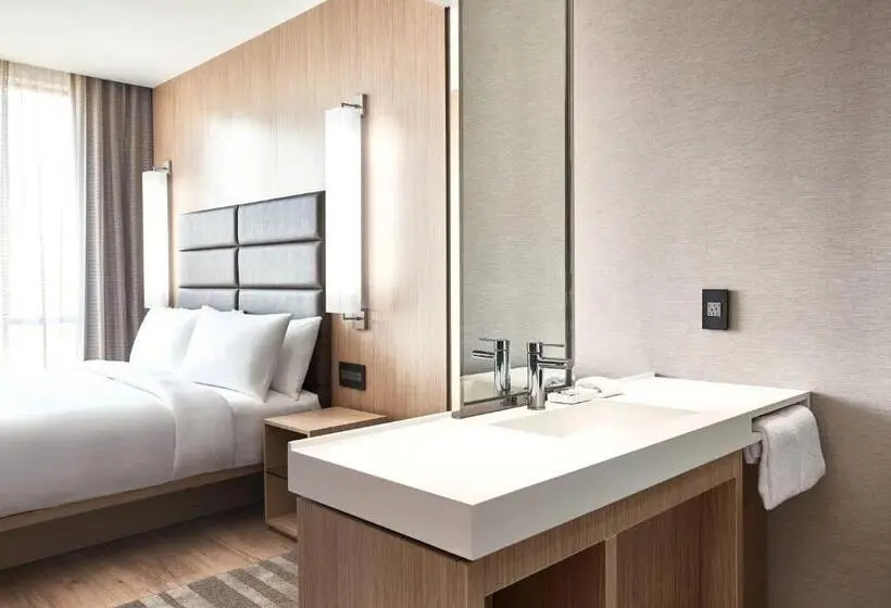 اتاق استاندارد با تخت بزرگ برای معلولان, Ac Hotel By Marriott Dallas Frisco