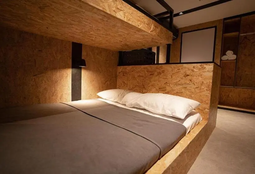 اتاق استاندارد با چشمانداز, Bear Grylls Explorers Camp