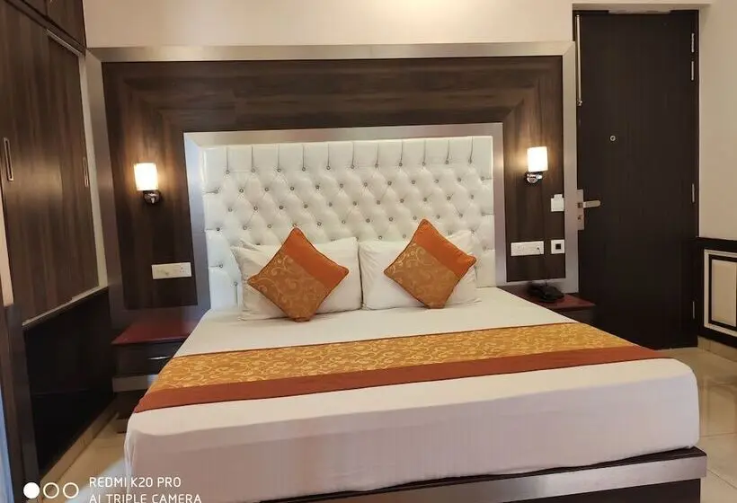 バルコニー付きデラックスルーム, Wood Stock Kasauli Rooms & Cottages Panoramic View & Balcony Rooms