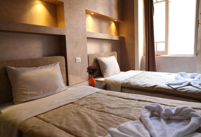 اتاق استاندارد, Holy Sheet Hostel