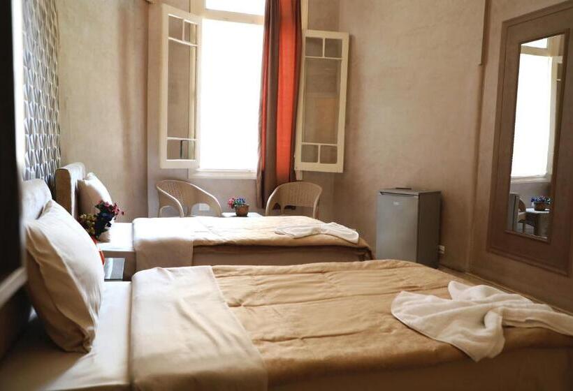 اتاق استاندارد یک تخته با سرویس بهداشتی مشترک, Holy Sheet Hostel