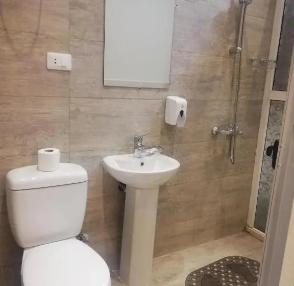 اتاق استاندارد یک نفره, Holy Sheet Hostel