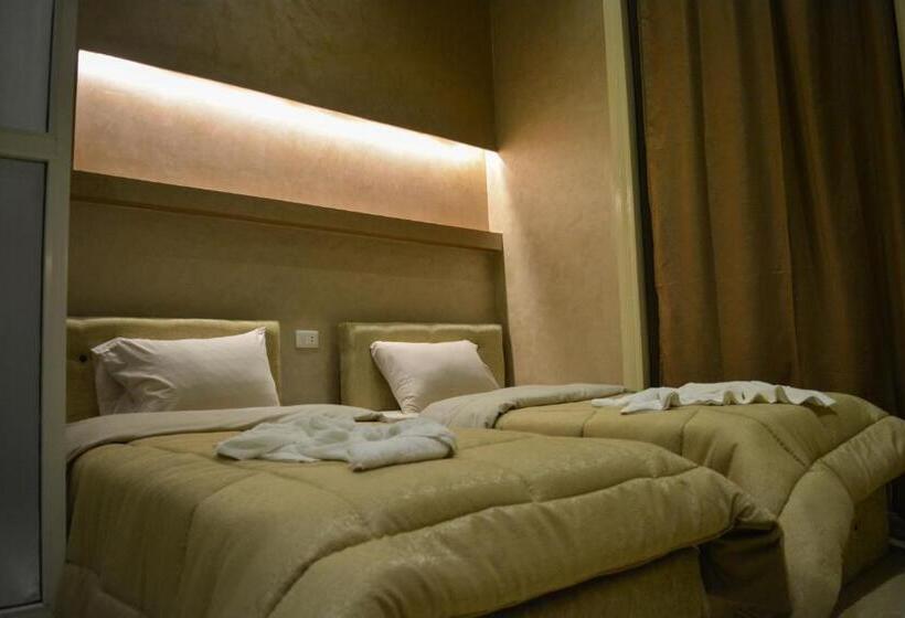 اتاق استاندارد یک نفره, Holy Sheet Hostel