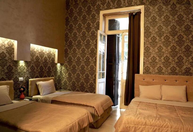 اتاق استاندارد سه نفره, Holy Sheet Hostel