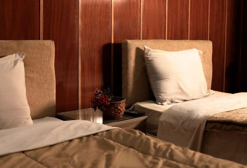 اتاق استاندارد یک تخته با سرویس بهداشتی مشترک, Holy Sheet Hostel