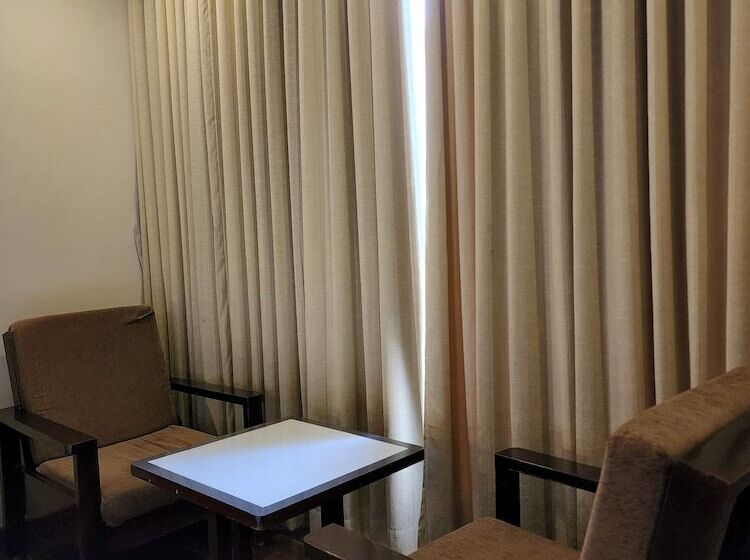 اتاق لوکس, Preethi International