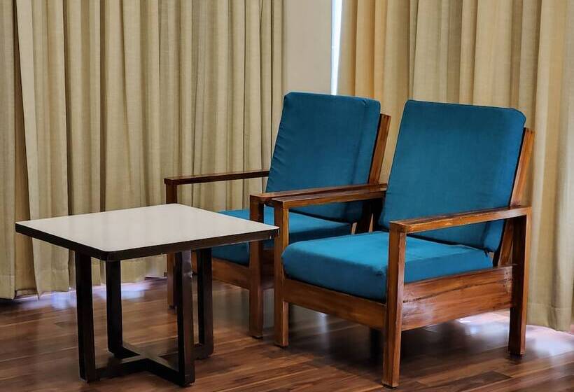 اتاق لوکس, Preethi International