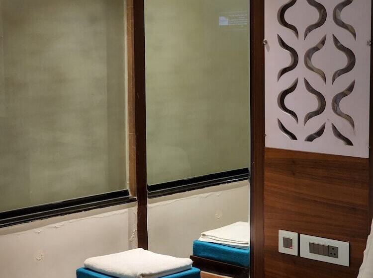 سوییت, Preethi International