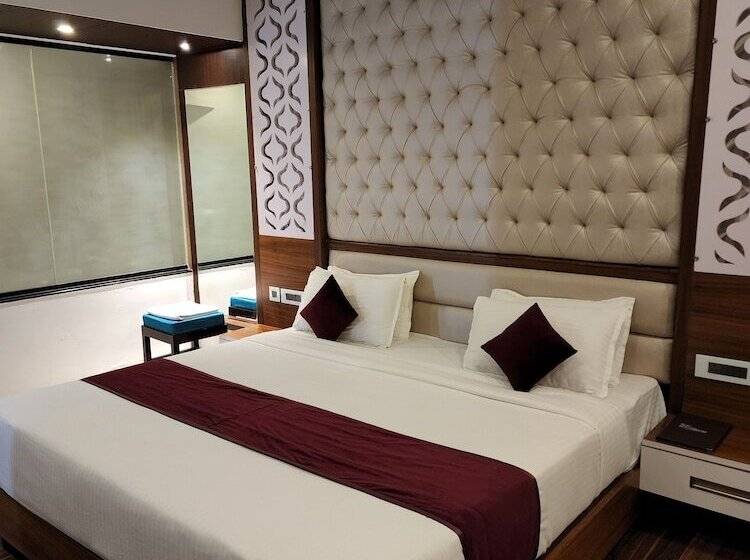 اتاق لوکس, Preethi International