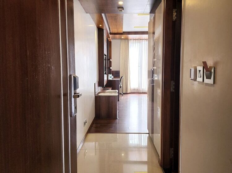 اتاق لوکس, Preethi International