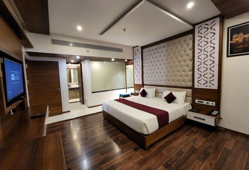 اتاق لوکس, Preethi International