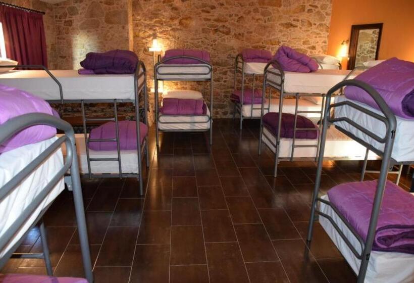 ルームシェアのワンベッド, O Cabanel Albergue Bar