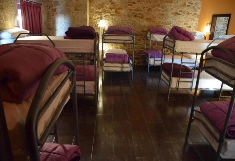 ルームシェアのワンベッド, O Cabanel Albergue Bar