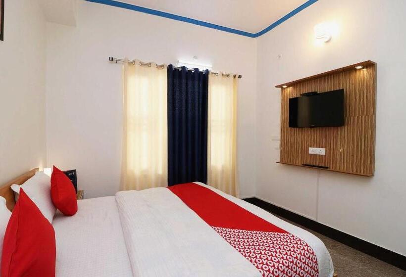 Трехместный Номер Классика, Oyo 26832 Hotel Ratnodaya
