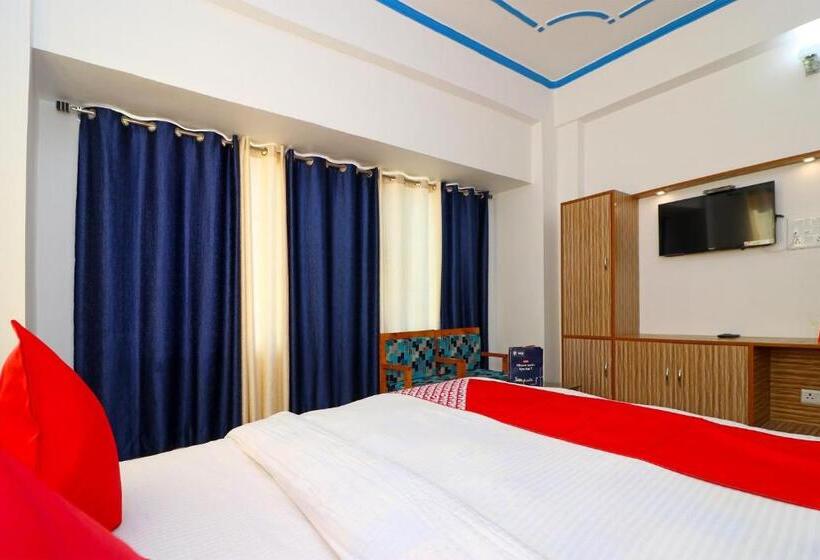Трехместный Номер Классика, Oyo 26832 Hotel Ratnodaya