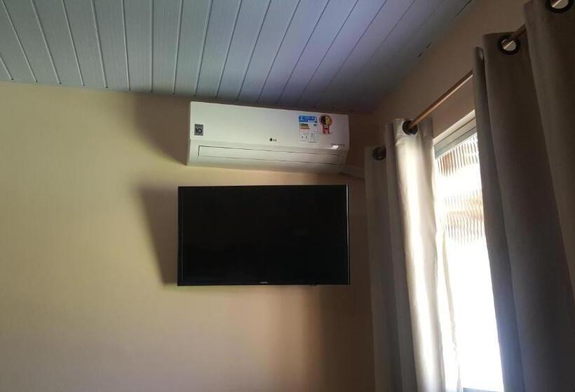 Basic Kolmen Hengen Huone, Pousada Solar Tropical