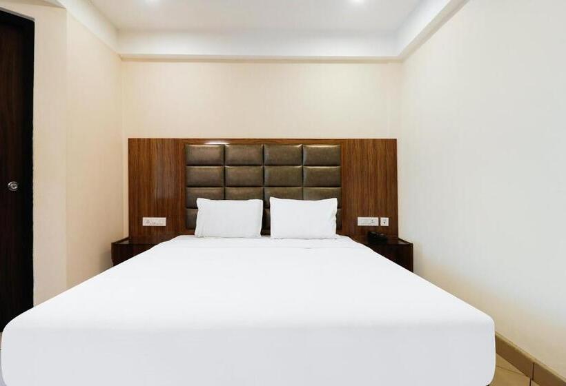 اتاق لوکس سه تخته, Collection O Edassery Resort