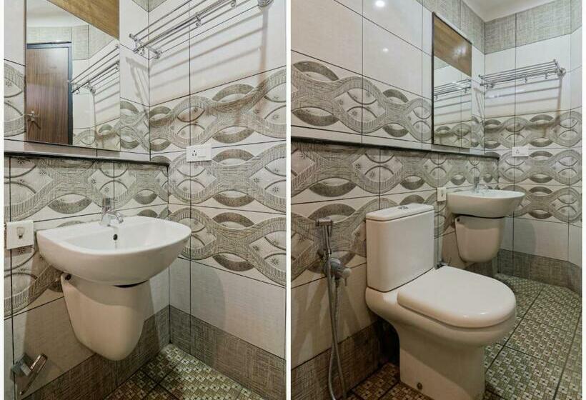 اتاق لوکس سه تخته, Collection O Edassery Resort