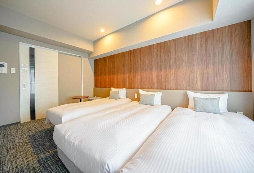 Трехместный Номер Deluxe, Nico