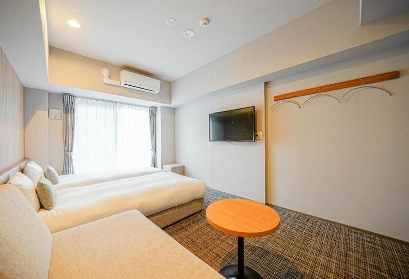 Трехместный Номер Deluxe, Nico