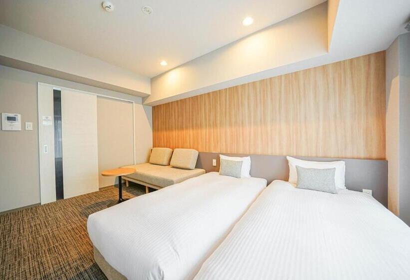 Трехместный Номер Deluxe, Nico