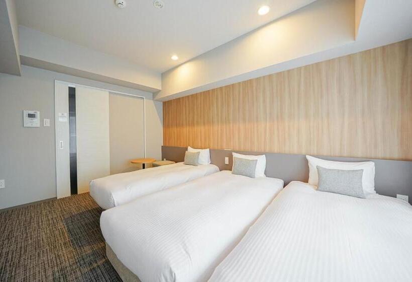 Трехместный Номер Deluxe, Nico