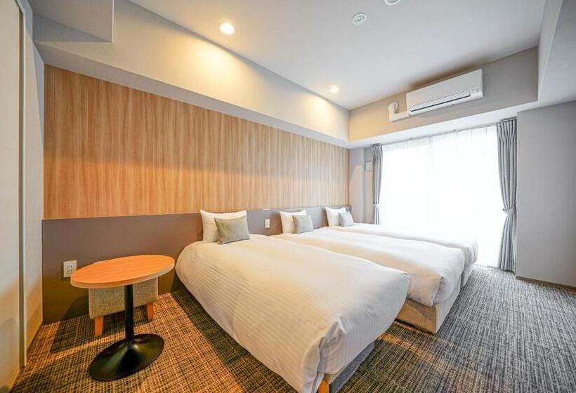 Трехместный Номер Deluxe, Nico