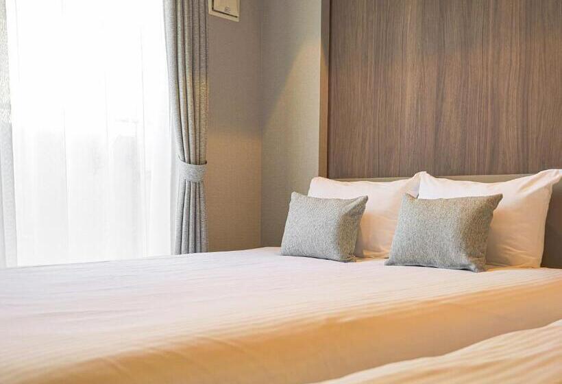 Номер Стандарт, Nico