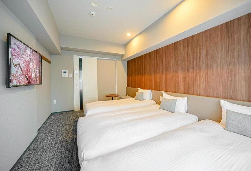 Трехместный Номер Deluxe, Nico