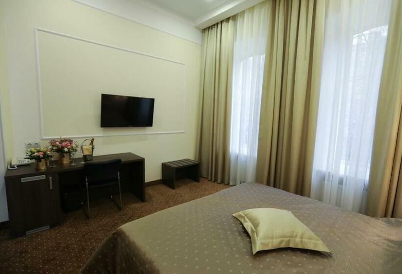 Cameră Deluxe, Donald